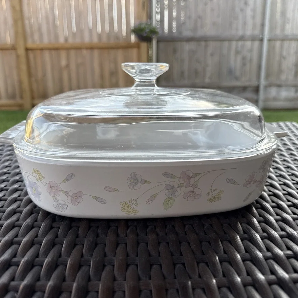 Vintage 1980's Corning Ware 2.5 Liter A-10-B Pastel Bouquet Casserole w/Lid RARE
